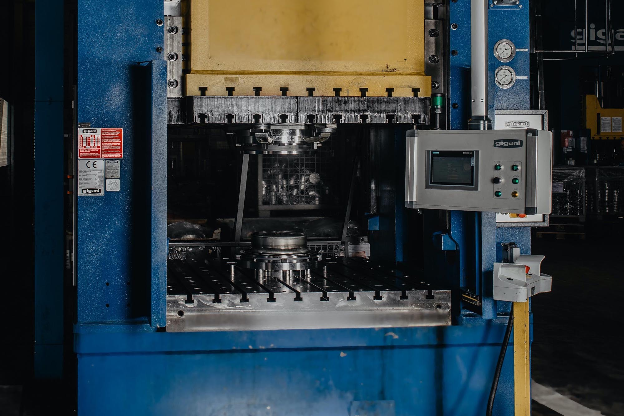 02-stanz-umformtechnik_0000_Umformen-Tiefziehtechnik