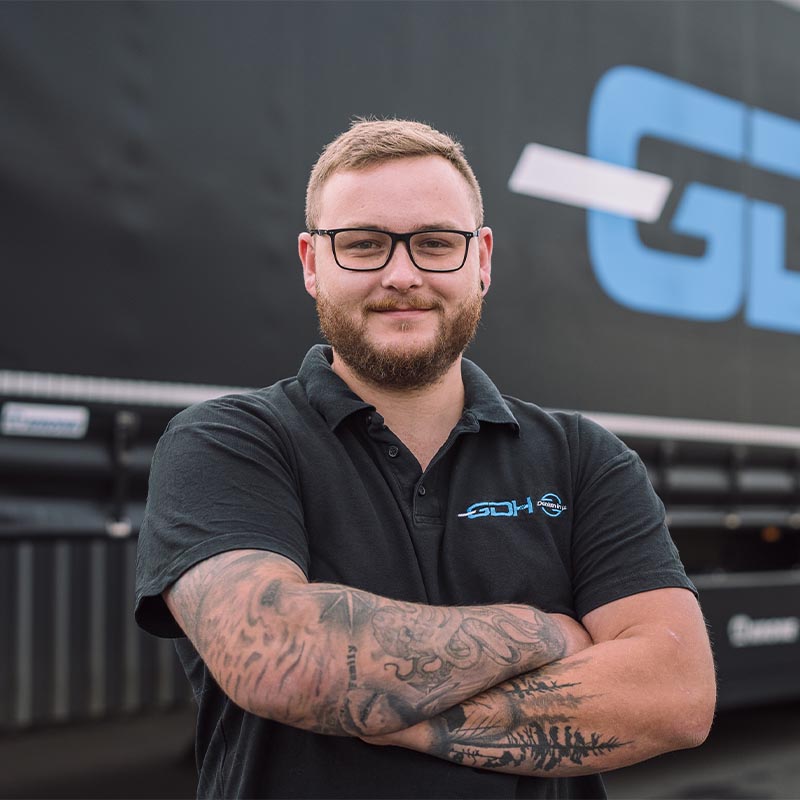 kontakt_ma_0000_Tristan Hölper